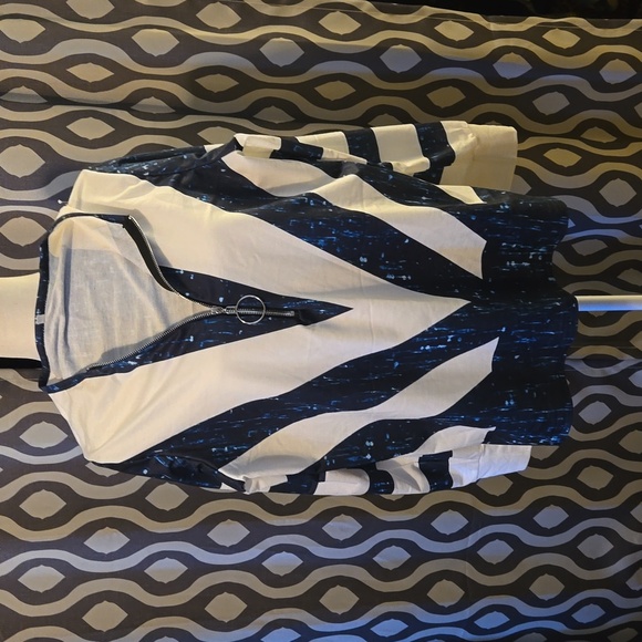 NWOT Lightweight Zip Up Sweatshirt - Picture 2 of 3